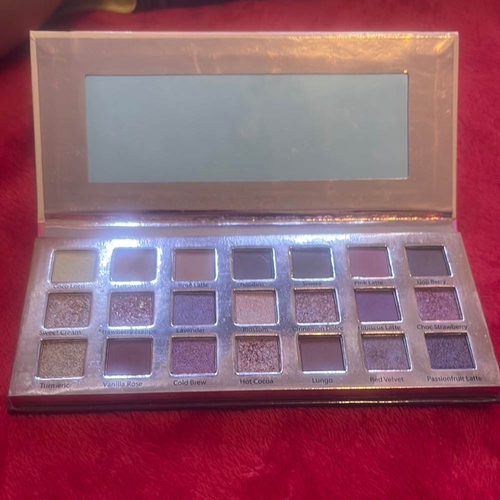 The Beauty Crop Cream and Pink Eyeshadow Palette with Versatile Shades